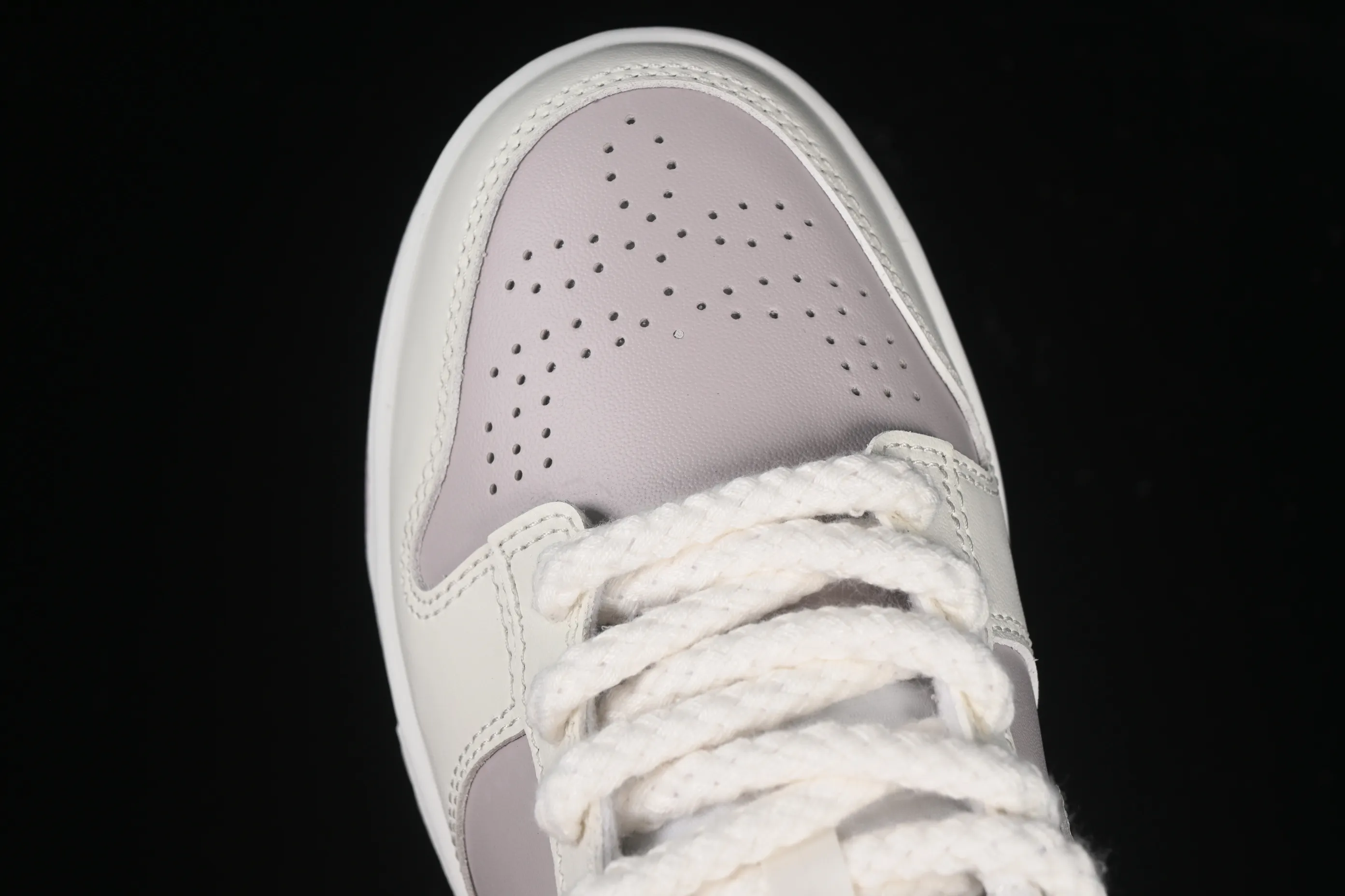 All categories Nk SB Dunk series Nk SB Dunk Low low-top sneakers Nike SB Dunk Low white lavender embossed low-top casual sneakers IH0639-011